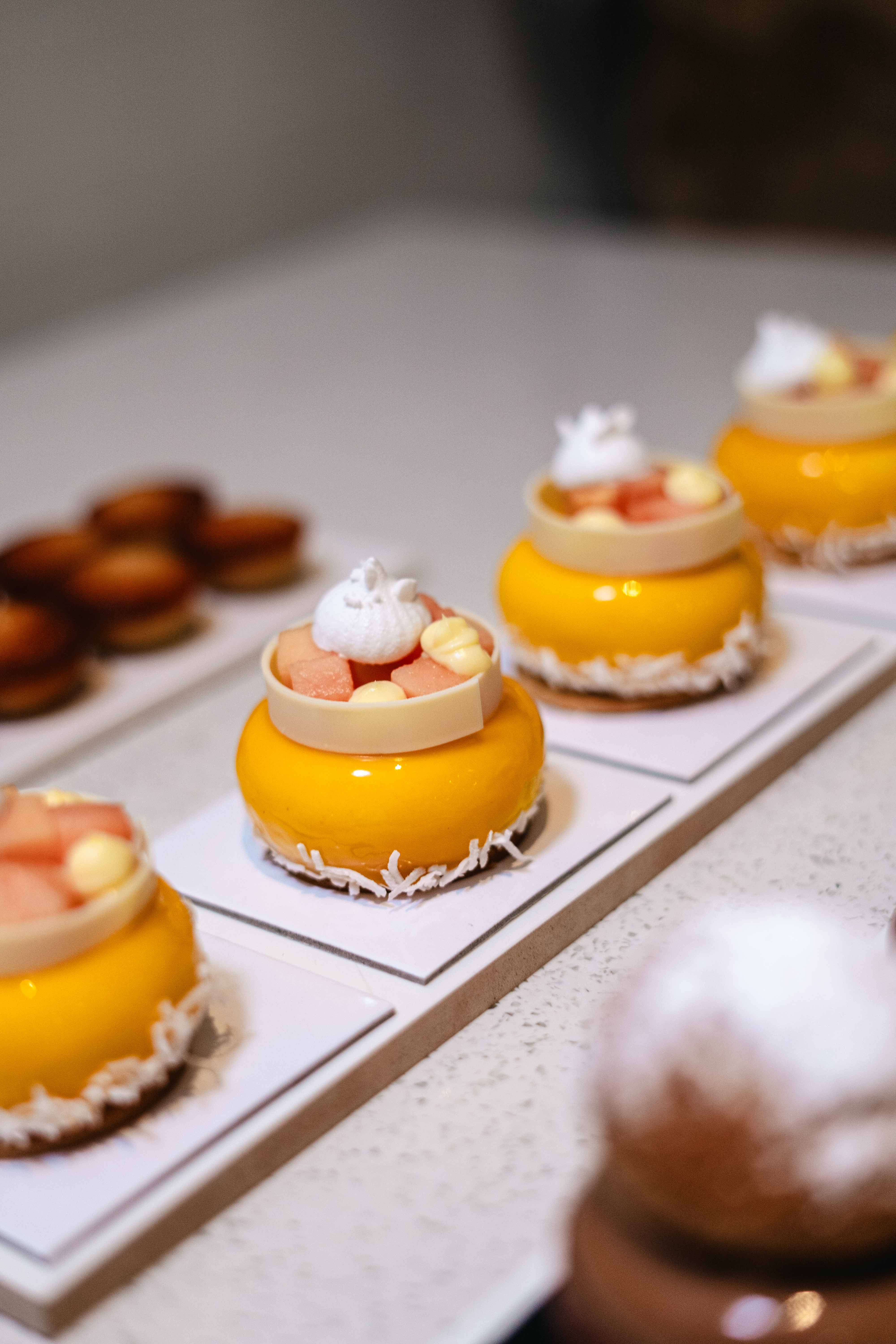 petit gateaux, masterclass, fruit puree, vegan dessert, plant based, cake, boiron, ingredium