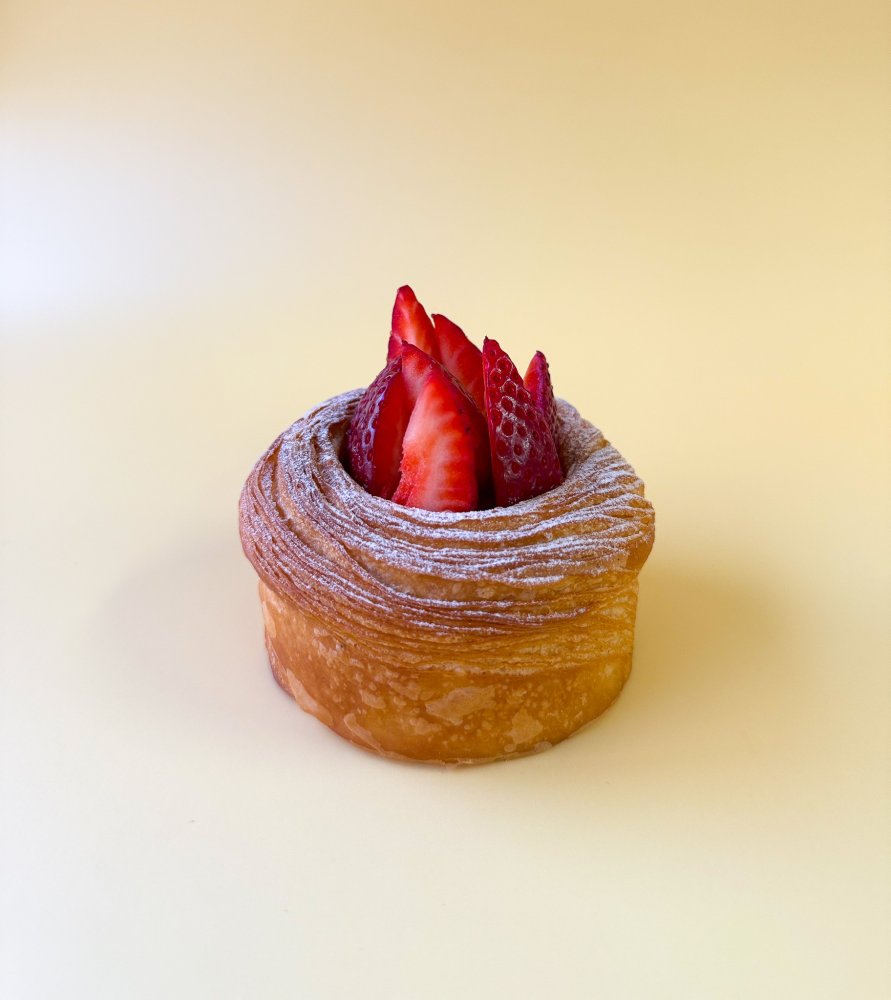 STRAWBERRY & FROMAGE BLANC BASKET
